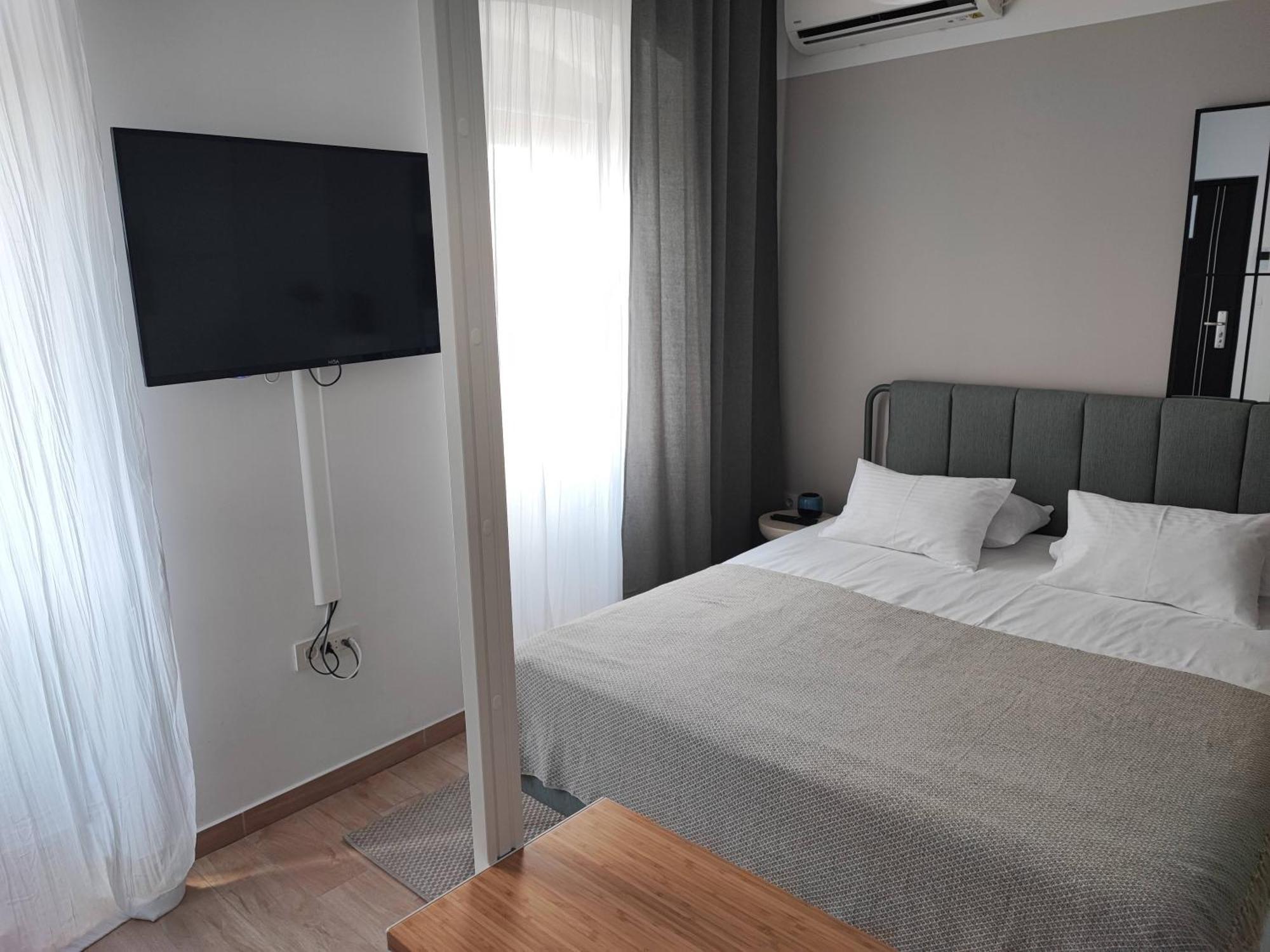 Apartment Agostini - Self Check-in - Gated Parking On Site