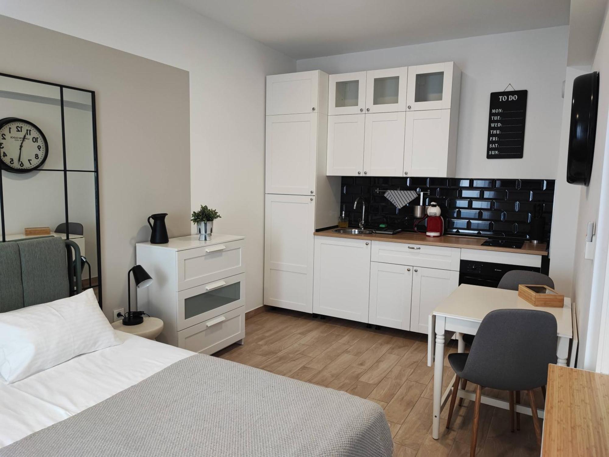 Agostini - Self Check-in - Gated Parking On Site Apartment *