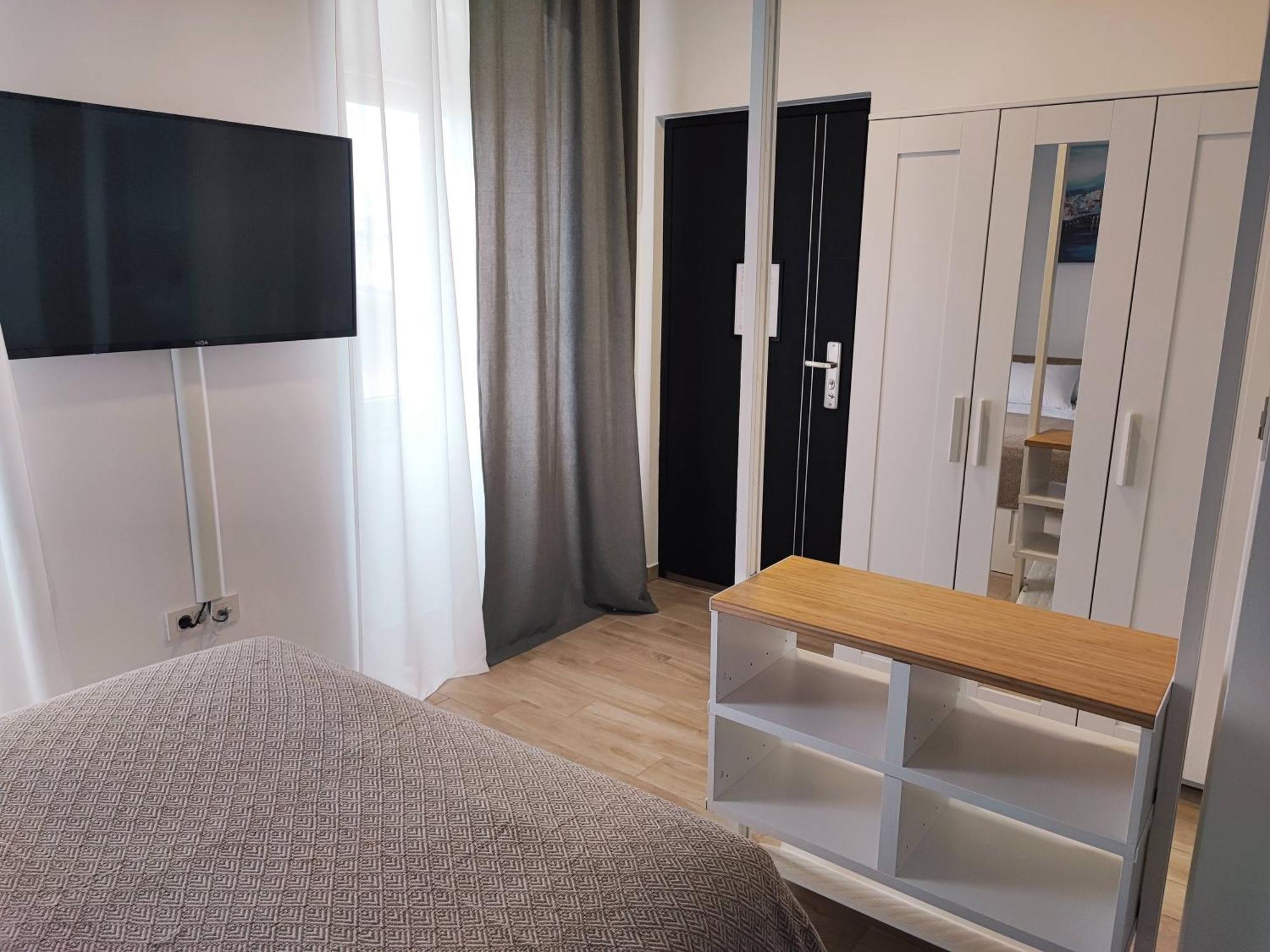 Agostini - Self Check-in - Gated Parking On Site Apartment
